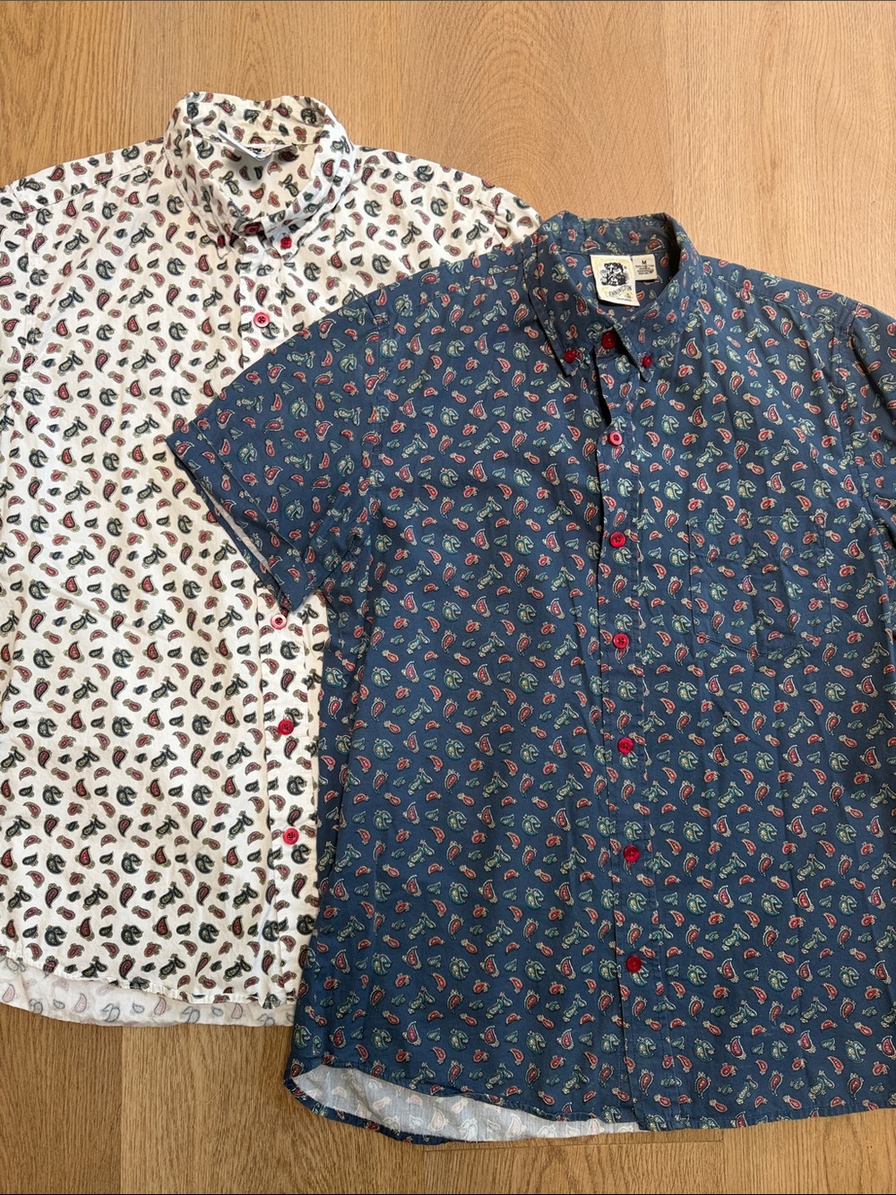 KENNINGTON LTD  Short-Sleeve Navy  and white Paisley Print